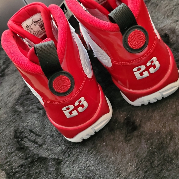 Sneakers - Picture 2 of 5